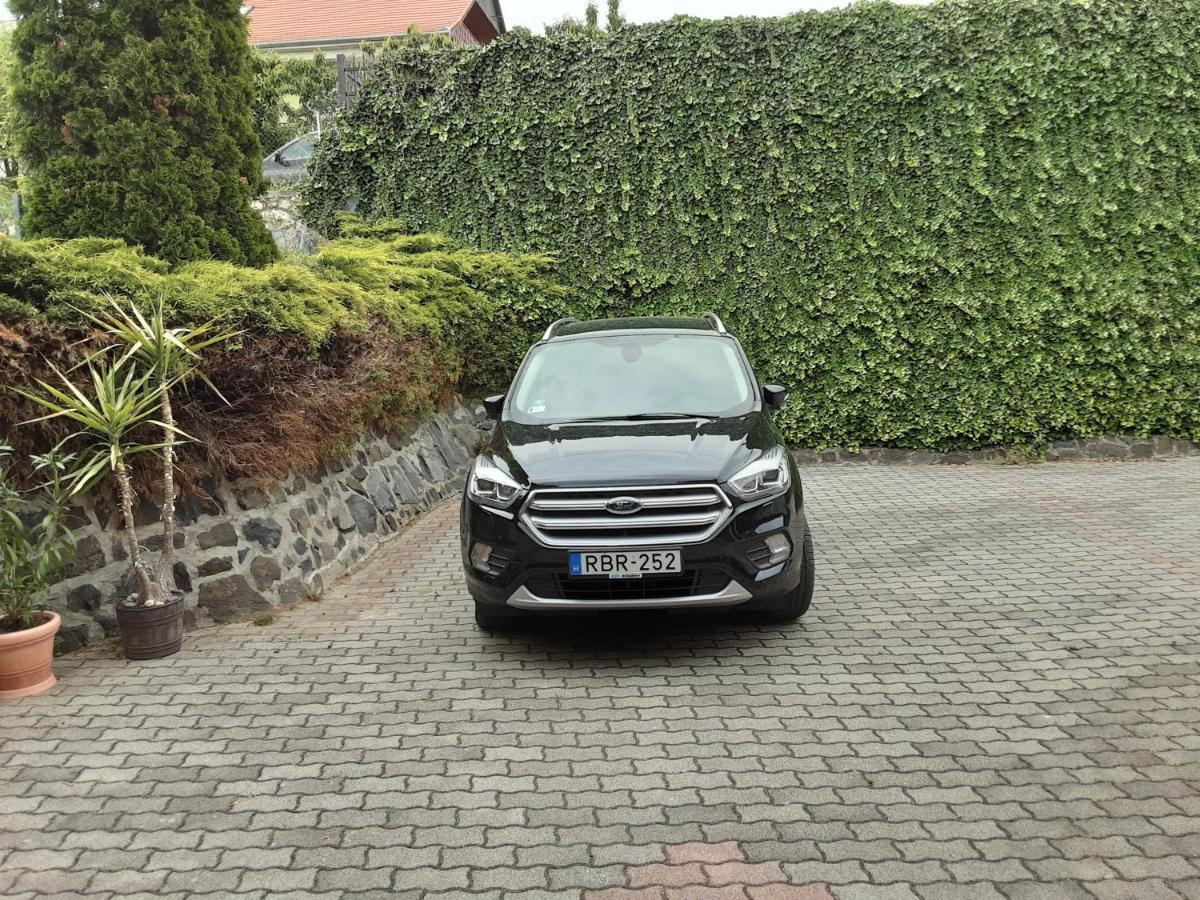 Jozefin Apartman Heviz Exterior photo